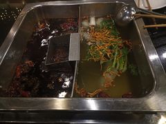 -百年川椒重庆老火锅(光谷店)