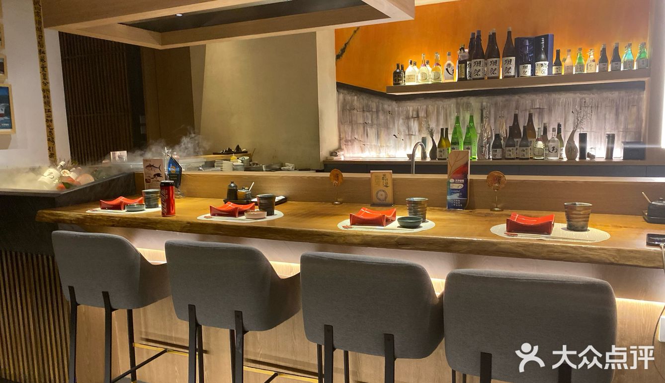 如果美食不能完全治愈悲伤，至少它可以稀释一部分