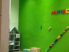 -瑞尔齿科(上海长风大悦城店)