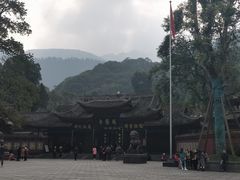 景点-峨眉山报国寺