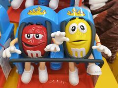 -m豆巧克力世界(上海世茂广场店)