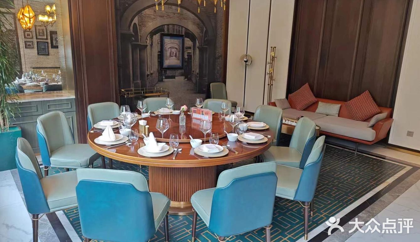 高端海鲜与川味泡椒的结合,东星斑肉质细嫩