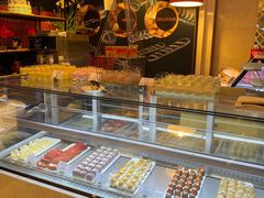 面包甜点陈列柜-君来湖滨饭店·玫瑰园