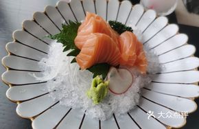 Salmon and Tuna Sashimi
