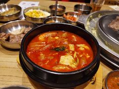 海鲜嫩豆腐汤-姜虎东白丁烤肉(苏州中心店)