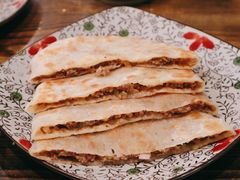 阿拉善驼肉馅饼-格日勒阿妈蒙古厨房(大召店)