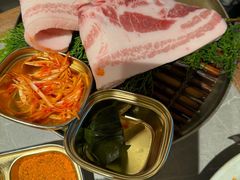 -草家酱蟹炭火烤肉店(珲春南路一店)