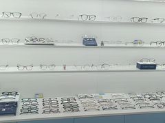 -一人多镜蔡司·依视路眼镜店(琉璃店)