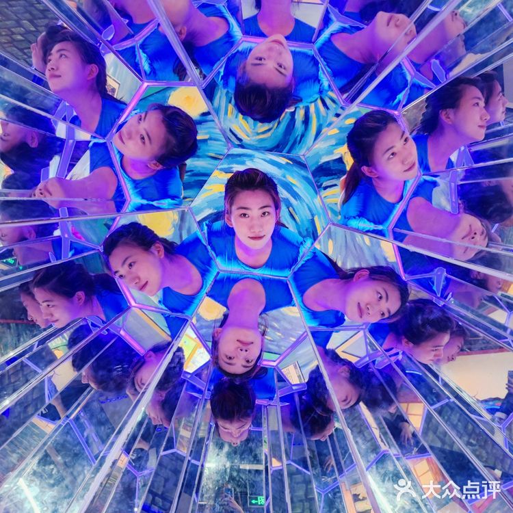 梵高星空艺术馆也太浪漫了吧！