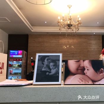 一直都想找一家摄影机构好好拍套孕妇照，在网上选来选去