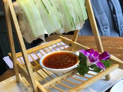 蒜泥白肉-胡桃里音乐餐厅(陶溪川店)(川湘赣菜·世界百大酒庄直供红酒·音乐表演)