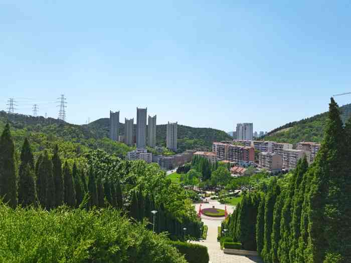 英雄纪念公园-"英雄纪念公园位于纪念街上,去的时候跟着导.