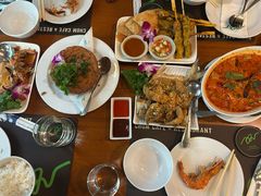 -Chom Cafe and Restaurant