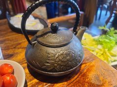 -老牌坊云南鱼豆花火锅(爱建店)