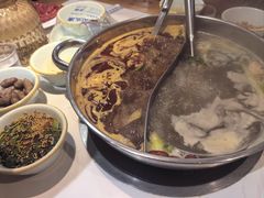 -乡土黄·鲜牛肉火锅·小龙虾(兴业街店)