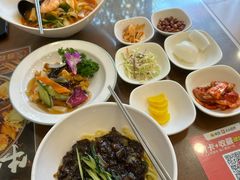 -贵宾庄炸酱面·韩式料理(高区店)
