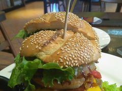 -拉亚汉堡经典餐厅(商城路店)