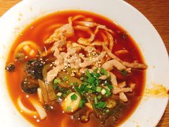 酸菜肉丝米粉-村外有星光小食铺(长嘉汇店)