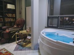 -喜鹊愉家酒店(郑州曼哈顿博览中心地铁站店)