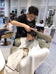 -PE SALON 