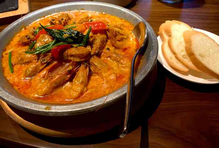 乌布泰涟(亭江店)-"第二次过来了,这次问有什么优惠时,前台的.