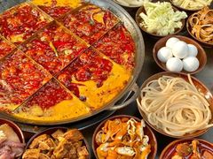 -渝嘴小老弟老火锅(华新村店)