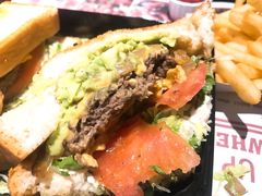 -The Habit Burger Grill 哈比特汉堡(复兴soho店)