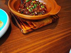 -有红鸡毛店·川菜(建设路店)