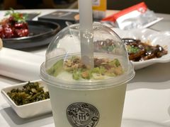 牛油果杏仁奶昔-荟廷·晶萃(陆家嘴尚悦湾店)