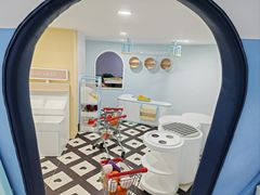 -蓝鲸奇亲子游泳俱乐部