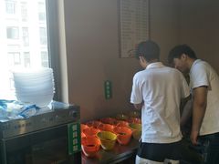 -轩于鲜旋转自助小火锅(新之城购物广场店)