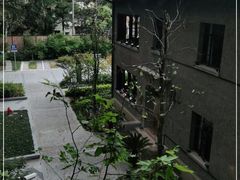 -穹六人间 people 6(岳阳路店)
