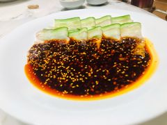 蒜泥白肉配乳瓜-初蓉丨遇见新川菜(亲贤街荣耀店)