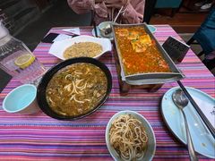 -香巴拉云南餐厅(华莱坞店)