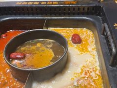 -老牌坊云南鱼豆花火锅(哈西万达店)