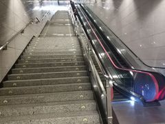 -红土地(地铁站)