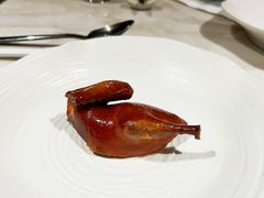烤乳鸽-杭州滨江银泰喜来登·采悦轩中餐厅