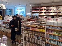 -名创优品(广东省广州琶洲保利广场店)