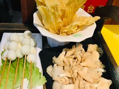 -怡品川宇火锅(宝立方店)