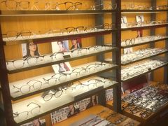 -优医视平价眼镜蔡司依视路折扣工厂店(十里堡店)