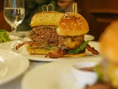 蓝纹干熟牛肉芝士汉堡-摩根扒房(桐梓林店)