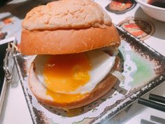 爆蛋菠萝包套餐-新大咀港式茶餐厅(宝山万达店)