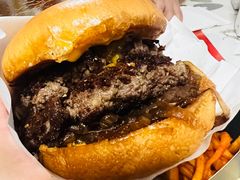 -TRIPS BURGER(大钟寺店)