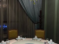 包厢-海派美食·家宴海鲜青岛菜·石锅鲽鱼头(东方城店)