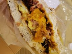 蛋黄夹馍顶配版-老金家蛋菜夹馍(西安总店)