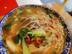 -邱芳粉店(迎宾大道旗舰店)