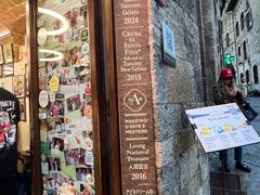 -Gelateria Dondoli