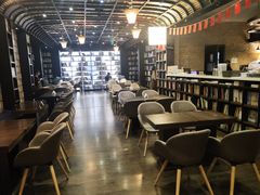 -钟书阁(松江泰晤士小镇店)