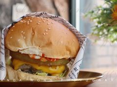 凤梨芝士牛肉堡-MrBurger汉堡披萨意面(东财店)