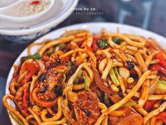 -牛一嘴·兰州牛肉面·大盘鸡(财富中心店)